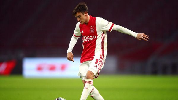 Ajax Ungkap Sebab Kegagalan Transfer Tagliafico ke Barcelona