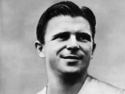 Huyền thoại Ferenc Puskas đã qua đời.