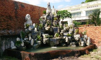 những điều cấm kỵ khi xây hòn non bộ