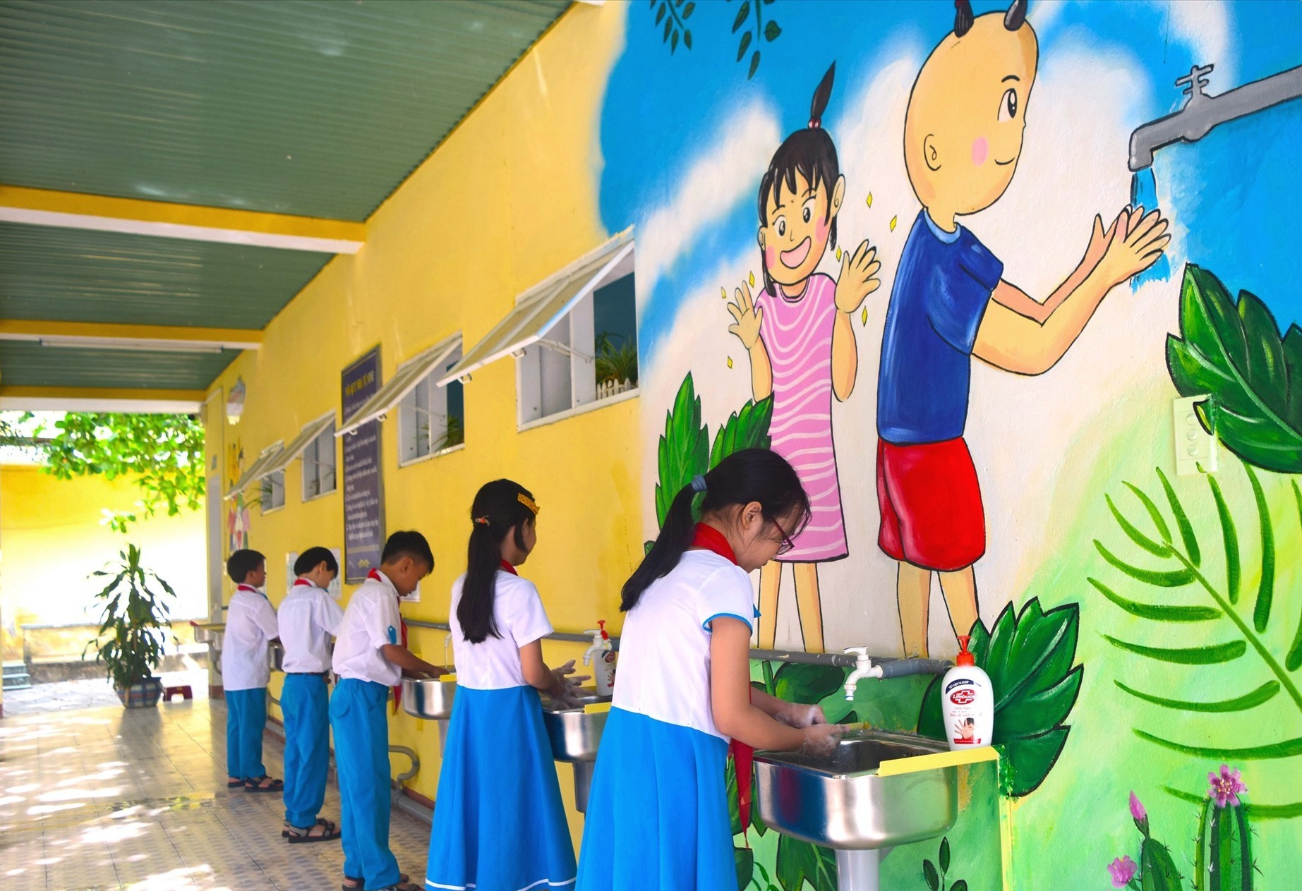 Nhà vệ sinh thân thiện trong trường học | BÁO QUẢNG NAM ONLINE - Tin tức mới nhất