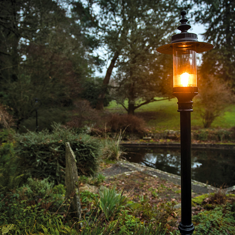 Georgian style lamp post in cast iron and steel 2.55m in height | Harte Outdoor Lighting Ltd.