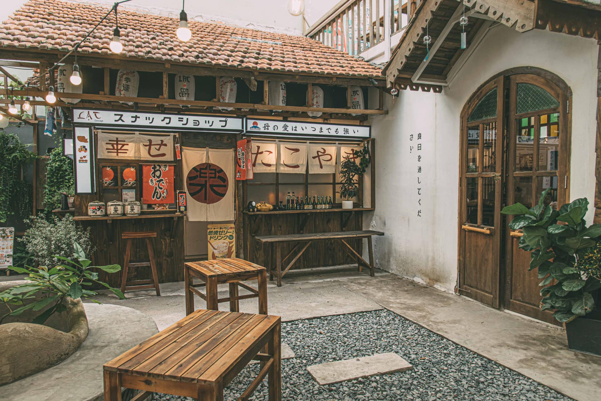 Lạc Concept - Quán cafe đậm nét đẹp Đông Á – Nhật – Hàn