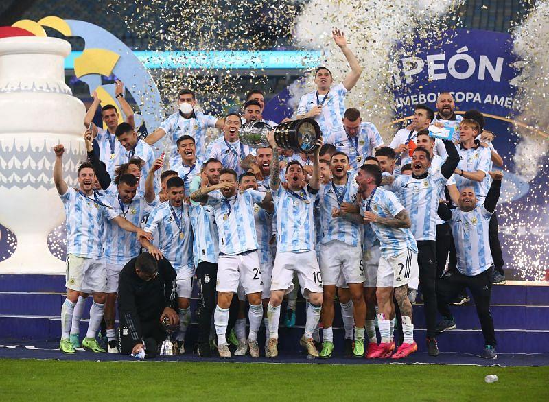 Tuyển Argentina chính thức giành vé dự World Cup 2022 nhờ Ecuador thắng Chile 2-0