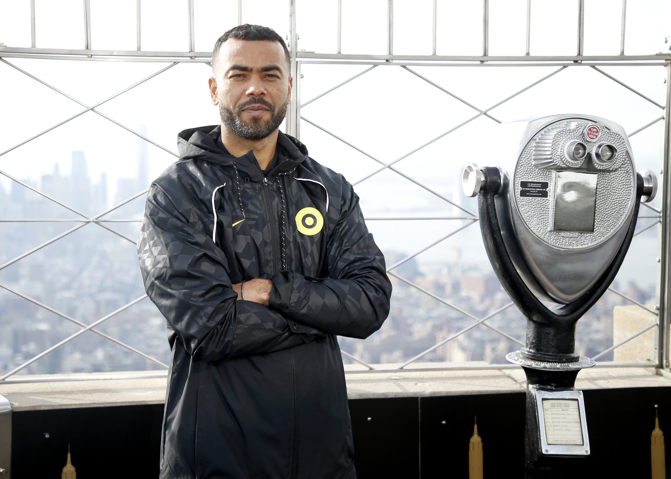 Ashley Cole Giá trị ròng - Wiki, Tuổi, Cân nặng và Chiều cao, Các mối quan hệ, Gia đình, v.v. - LuxLux