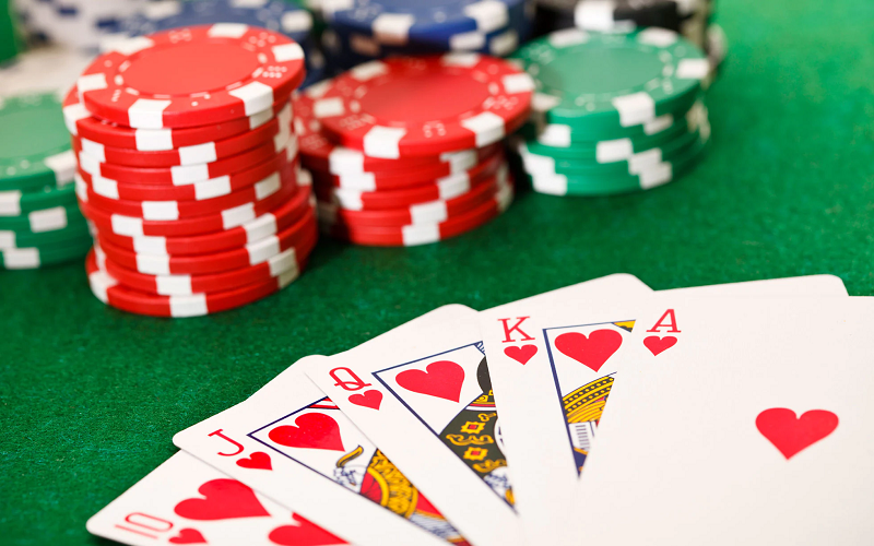 Cách Chơi Poker 4 Lá: Hướng Dẫn Từ A Đến Z Cho Người Mới