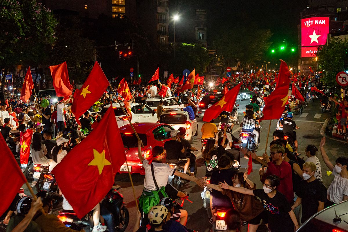 Here's What a Night of Post-Football Đi Bão Looks Like in Saigon and Hanoi - Saigoneer