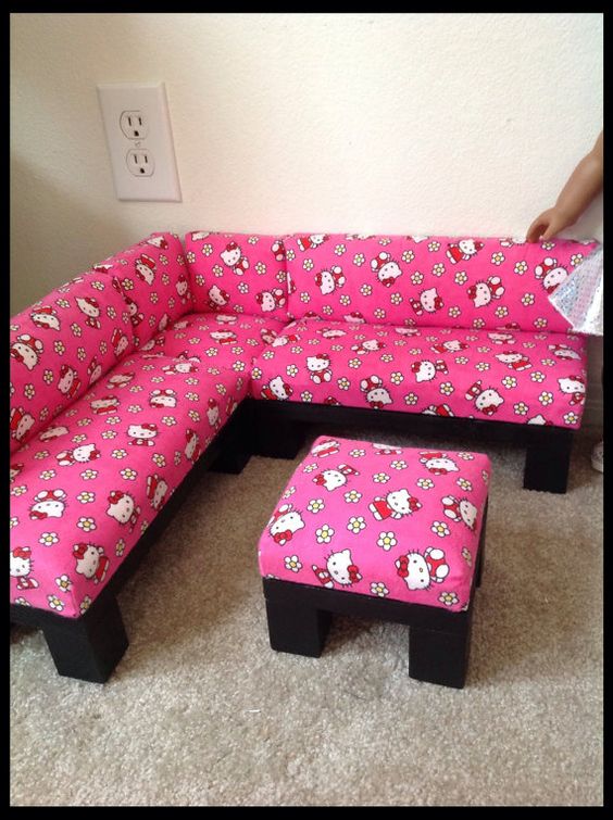 Ghế sofa góc mèo Hello Kitty