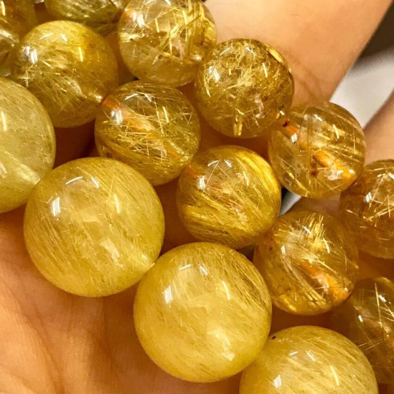 4 cách chính xác để phân biệt vòng tay thạch anh tóc vàng thật và giả - Pyramid Quartz