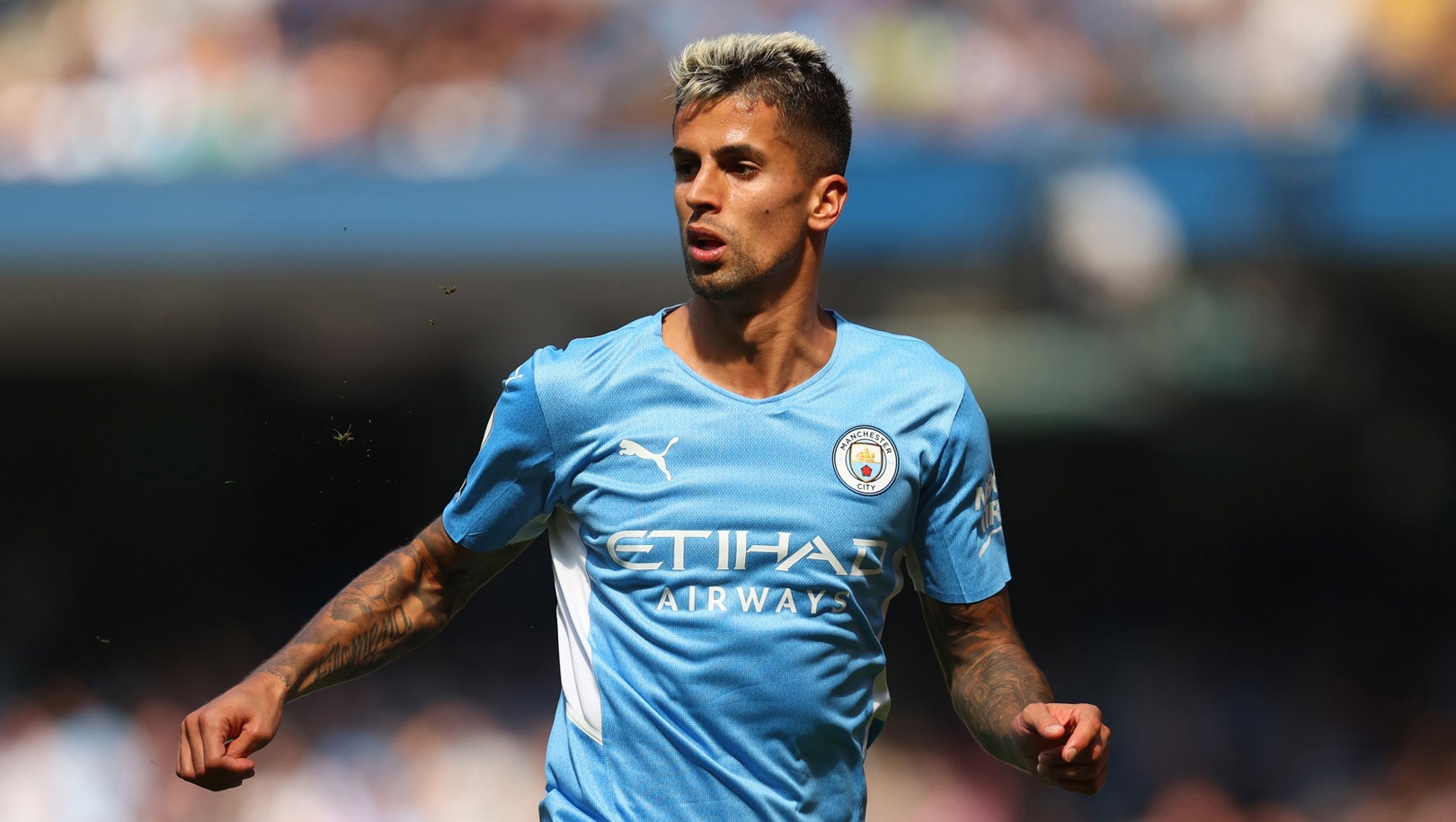 Joao Cancelo: Hậu vệ cánh giả độc đáo của Man City