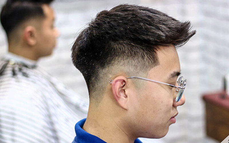 Những người đàn ông có khuôn mặt dài rất phù hợp với kiểu tóc Quiff.