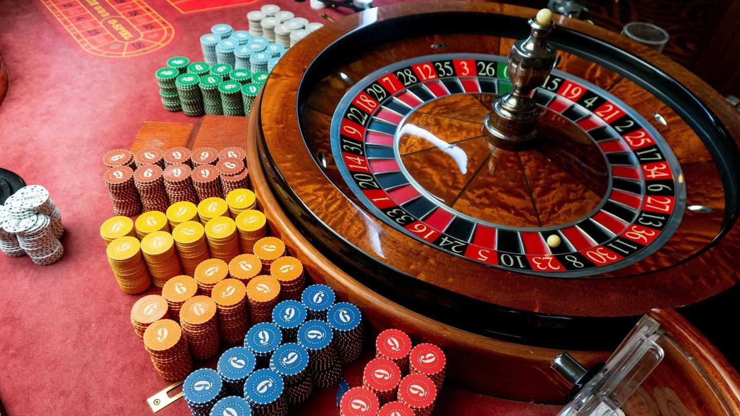 Kinh doanh casino là gì? Quy định mới đối với người Việt Nam chơi tại các điểm kinh doanh casino (Đề xuất)