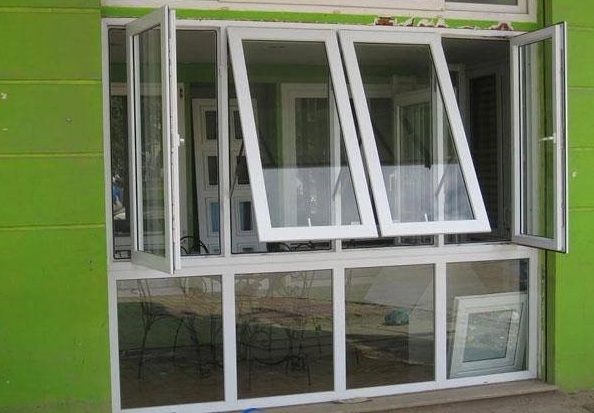 Mẫu cửa sổ nhôm xingfa 4 cánh màu trắng hiện đại