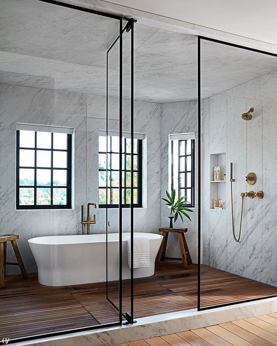 phòng tắm bằng kính diện tích rộng