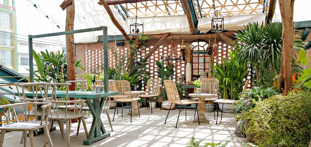 Quán cafe sân vườn mang phong cách hiện đại