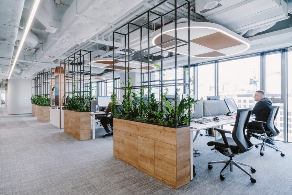 Thiết kế văn phòng xanh tận dụng được tối đa nguồn sáng tự nhiên có lợi cho sức khỏe