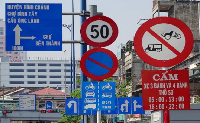 Thẩm quyền đặt biển báo giao thông thuộc về ai 2023?