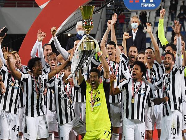 Juventus Club - Thông tin về bà lão thành Turin