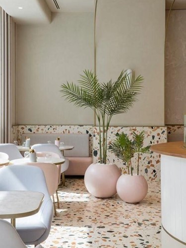 Sử dụng gạch terrazzo lát nền tại quán cafe