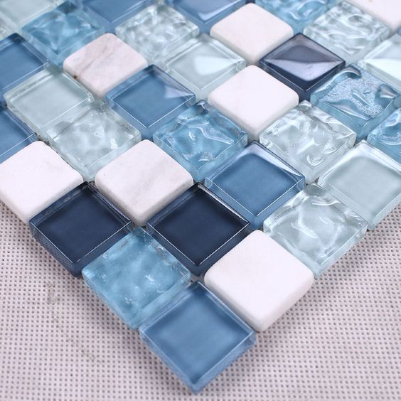 Ưu và nhược điểm khi sử dụng gạch mosaic thủy tinh để lát sàn nhà